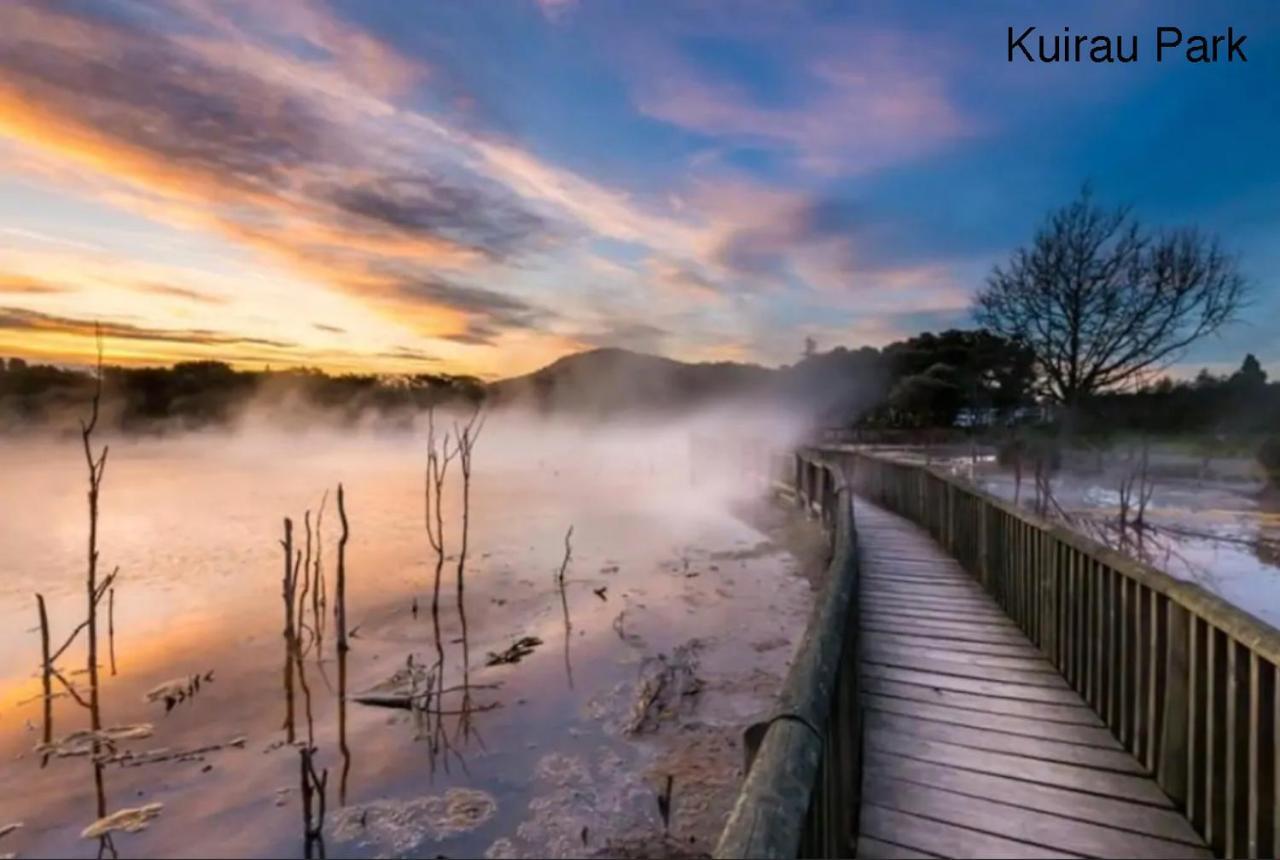 Water'S Edge City Retreat Rotorua Eksteriør billede